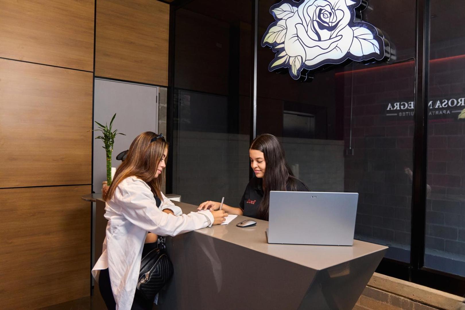 Rosa Negra Haven Cozy Stadio Aparta-Suite Medellín Exterior foto